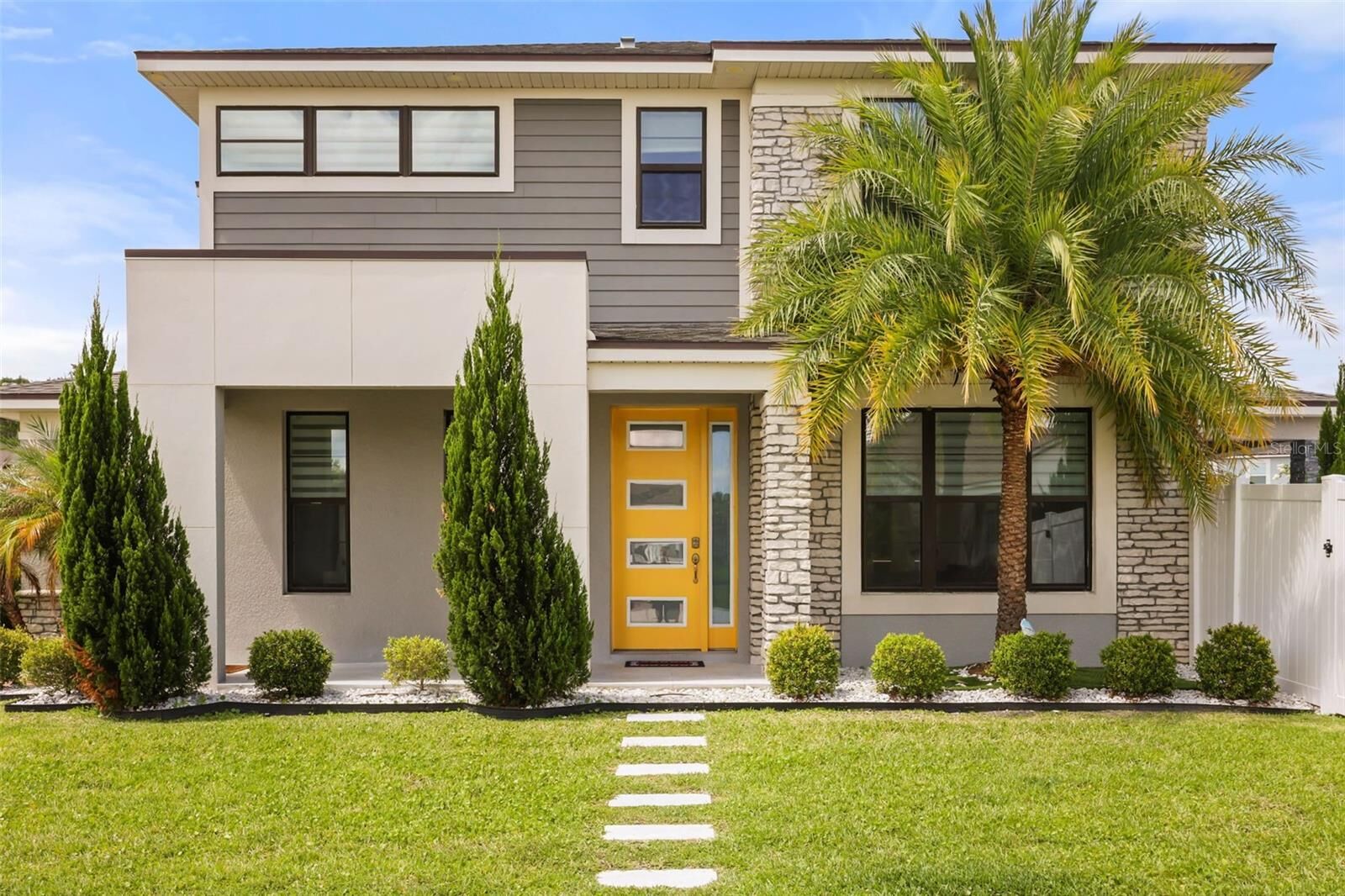 Property Photo:  2518 Empress Drive  FL 34741 