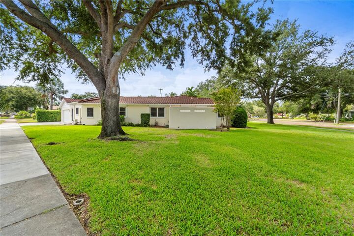 Property Photo: 725 61st Street N FL 33710