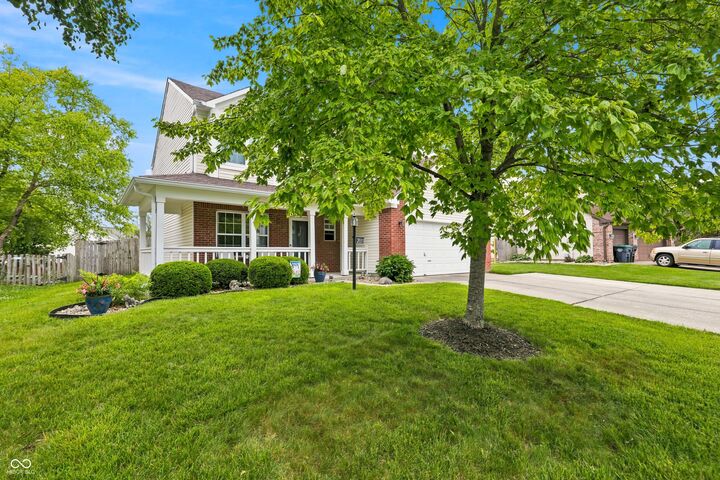 Property Photo:  205 Easton Point Way  IN 46142 