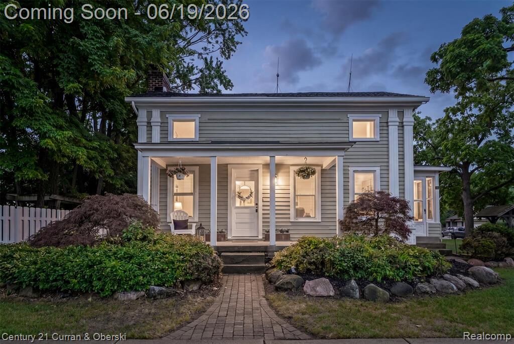 Property Photo:  36235 7 Mile Road  MI 48152 1125 