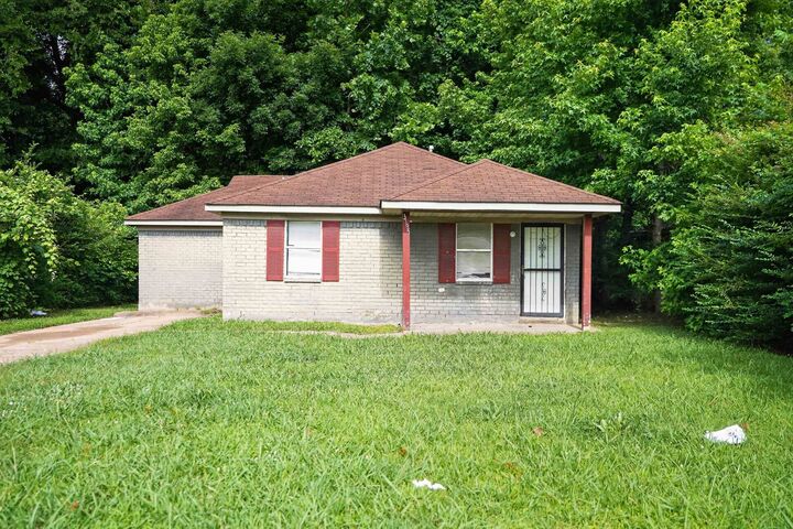 Property Photo:  3795 Black Forrest Dr  TN 38128 