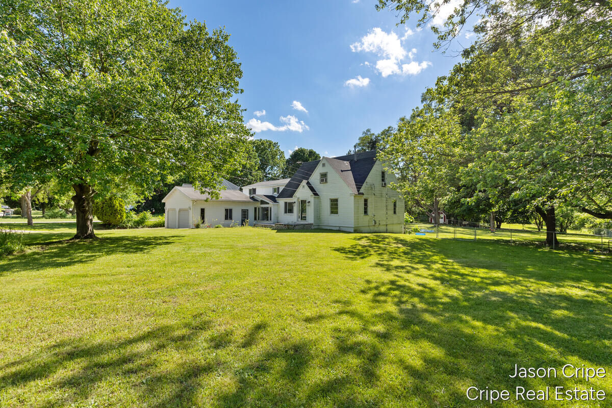 Property Photo:  503 Northland Court NE  MI 49341 