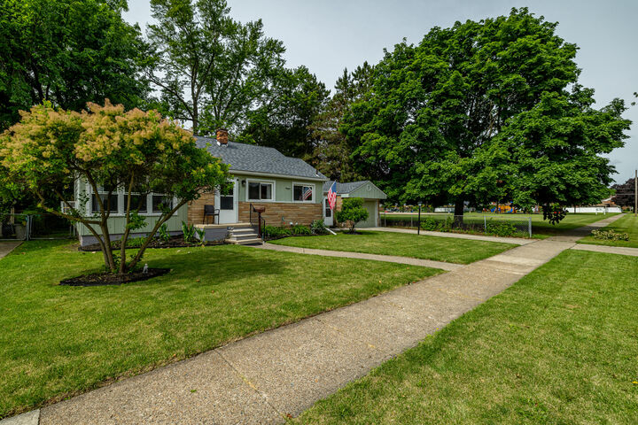 Property Photo: 2225 McLain Avenue MI 48146