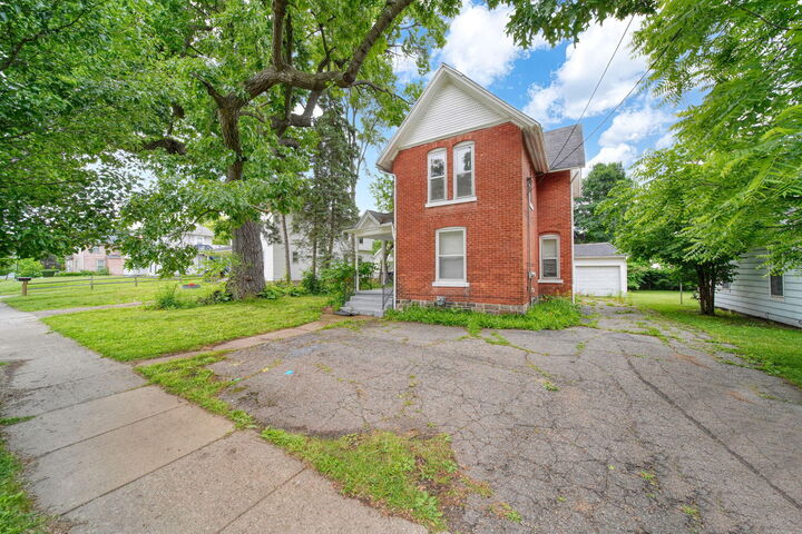 Property Photo: 521 W Ganson Street MI 49201