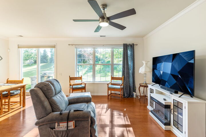 Property Photo:  860 Cascade Falls Drive  IL 60124 
