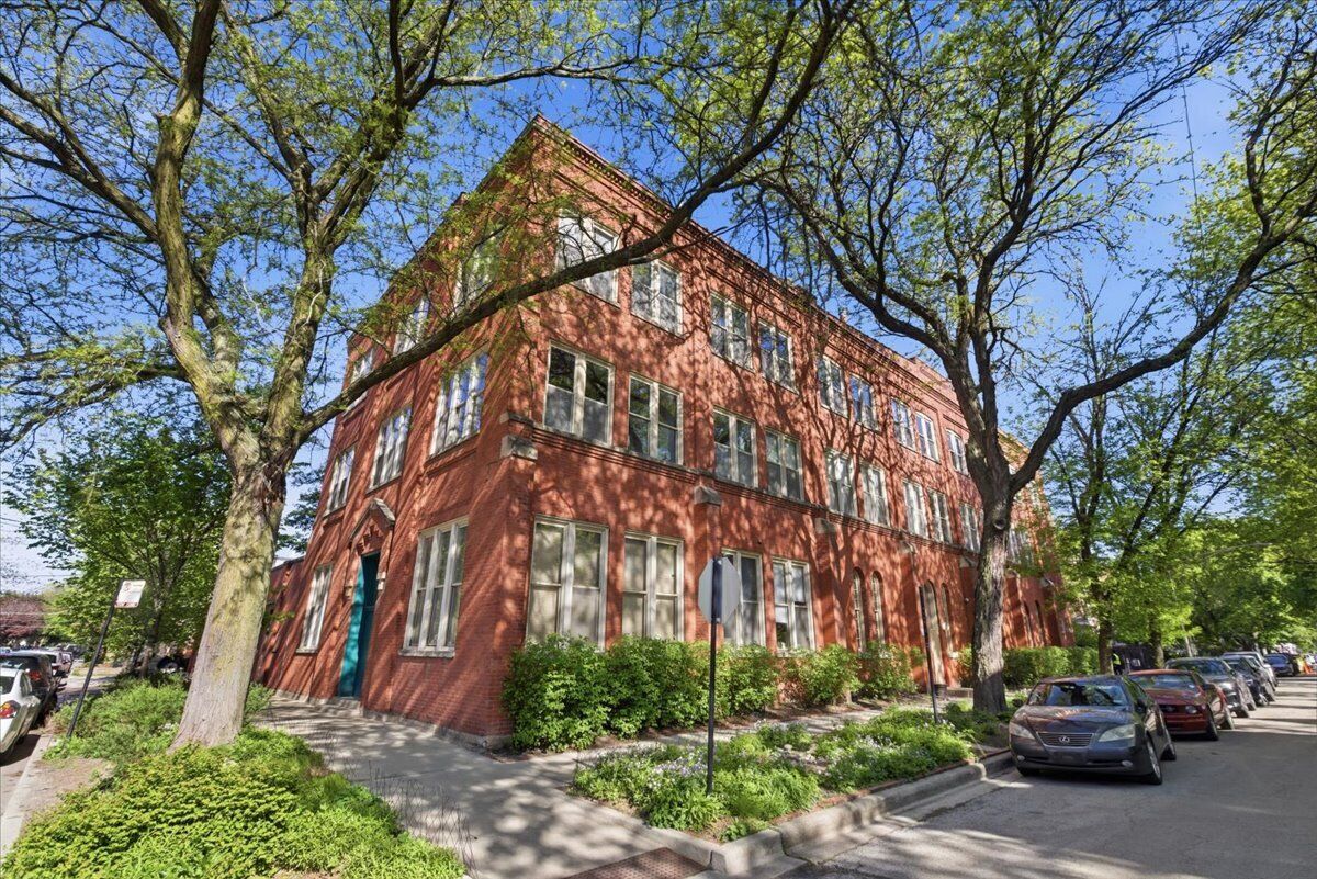 Property Photo: 2510 N Wayne Avenue 304 IL 60614
