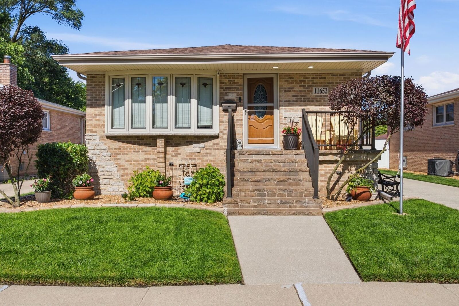 Property Photo: 11652 S St Louis Avenue IL 60655
