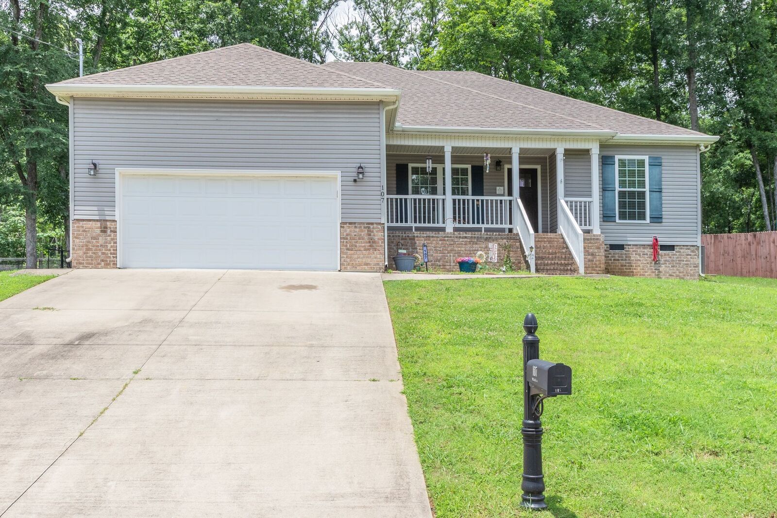 Property Photo:  107 Doak St  TN 37160 