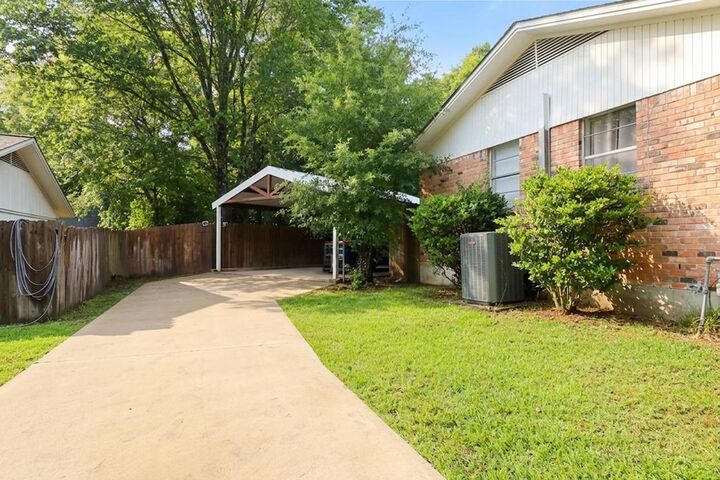 Property Photo: 21 Red Oak Lane TX 75904