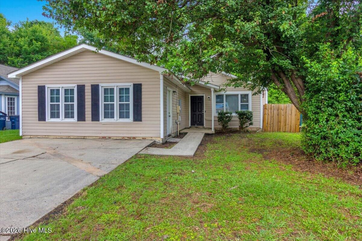 Property Photo:  2039 Foxhorn Road  NC 28546 