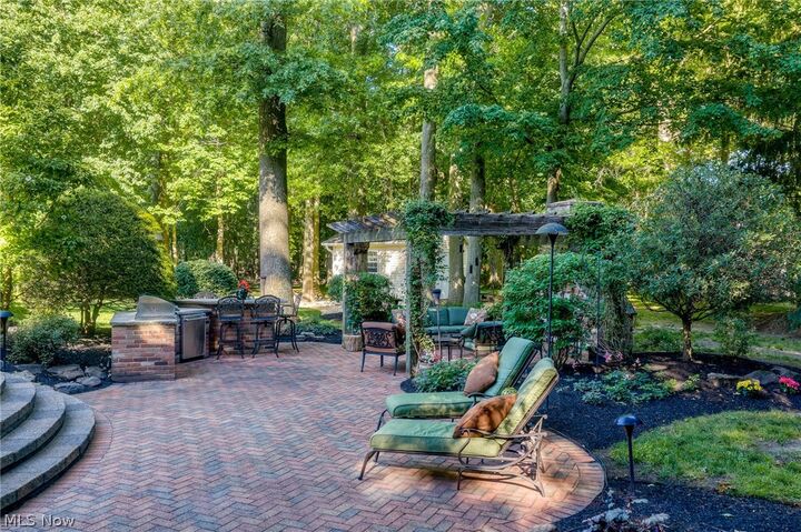 Property Photo:  5808 Pinehurst Court  OH 44143 