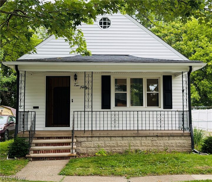 Property Photo:  1040 W 18th Street  OH 44052 