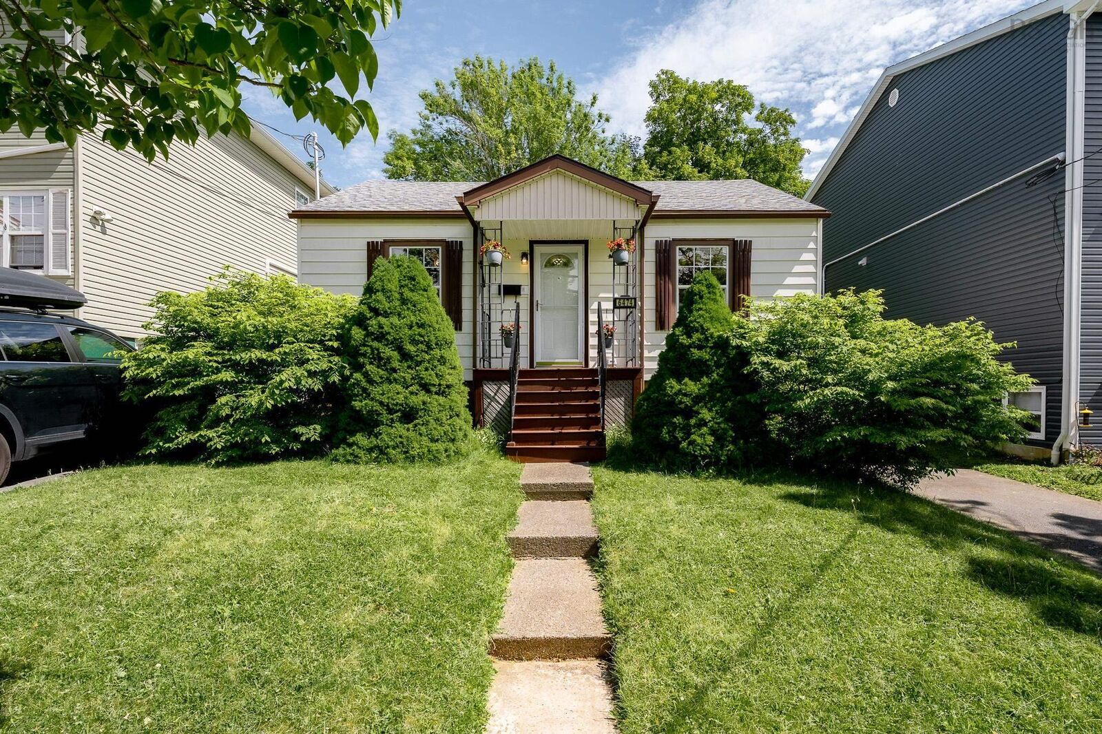 Property Photo:  6474 Roslyn Road  NS B3L 2M7 