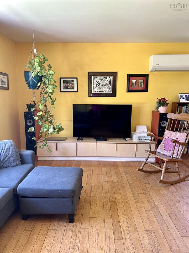 Property Photo: 18 Oak Crescent NS B9A 3H4