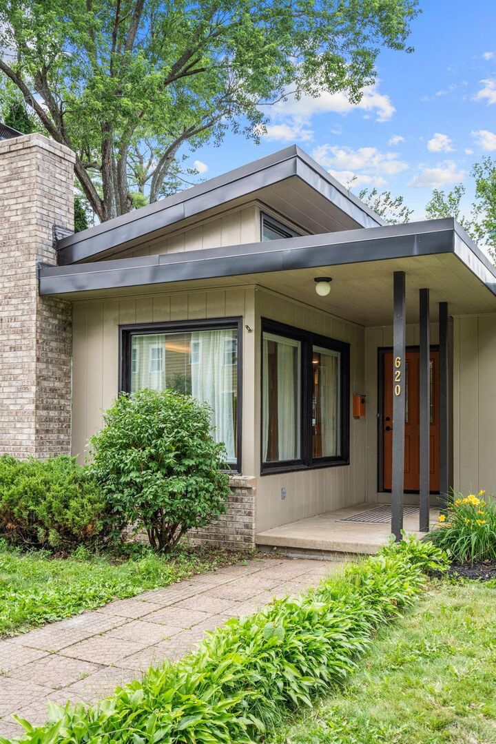 Property Photo:  620 Oak Street W  MN 55082 