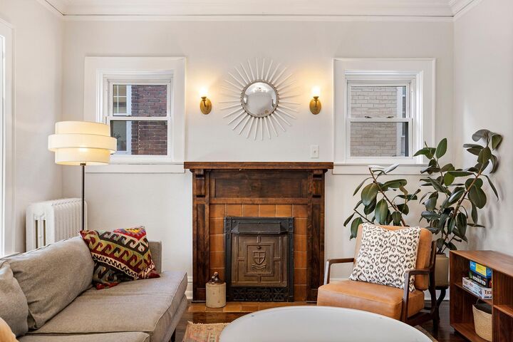 Property Photo:  1945 Fremont Avenue S 5  MN 55403 