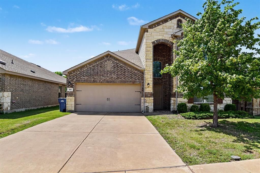 Property Photo:  506 Robinson Way  TX 75189 