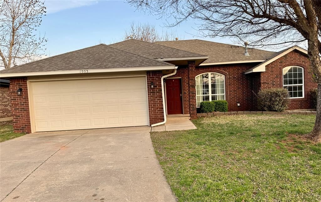 Property Photo: 1993 Pleasant Ridge Court OK 73012