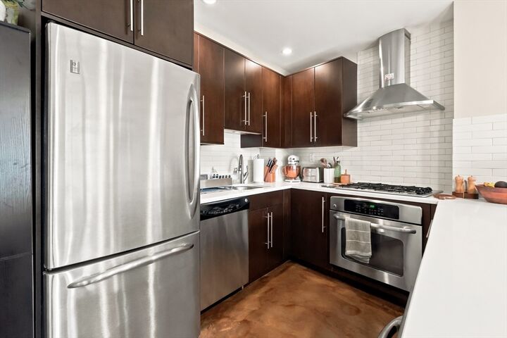 Property Photo:  64-66 Salem Street 5R  MA 02113 