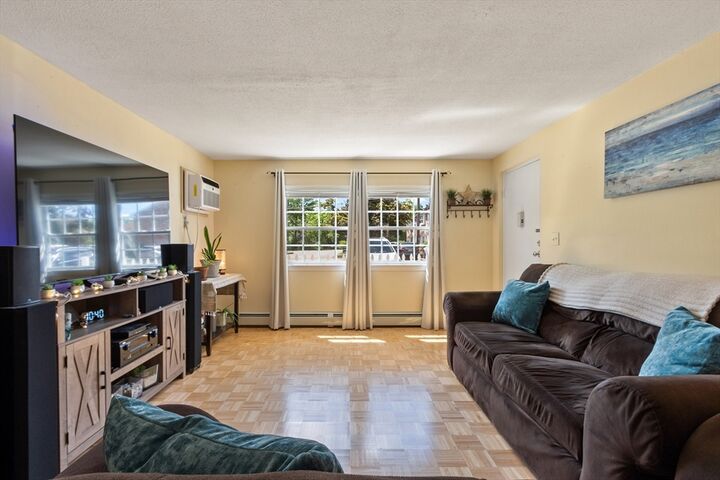 Property Photo: 80 Washington Park Dr 6 MA 01810