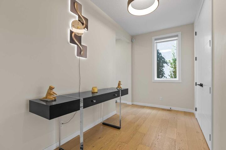 Property Photo:  1104 Cranbrook Gardens SE  AB T3M 3L3 