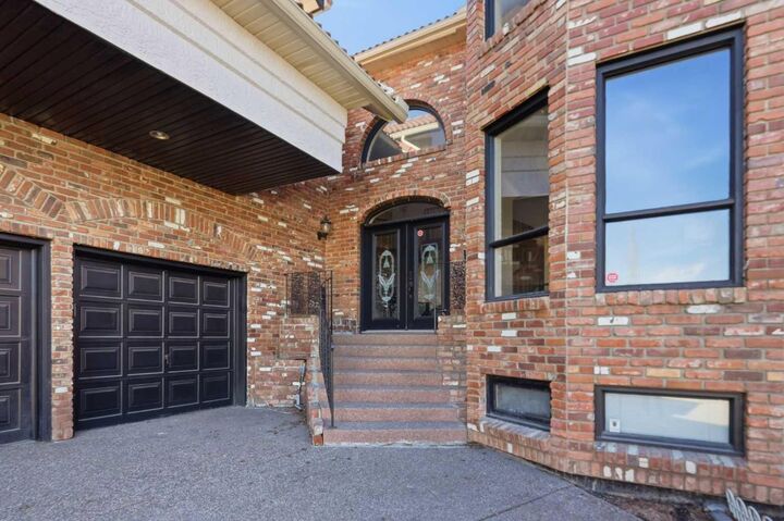 Property Photo: 91 Patterson Crescent SW AB T3J 2B9