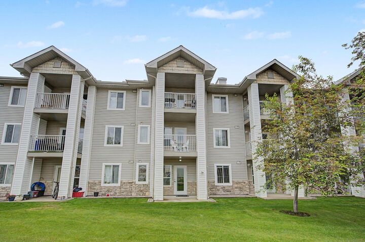 Property Photo:  6818 Pinecliff Grove NE 3129  AB T1Y 7L2 