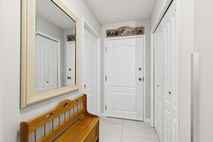Property Photo:  30 Sierra Morena Mews SW 412  AB T3H 3K7 
