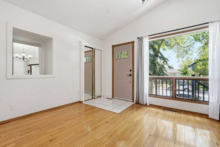 Property Photo: 4205 16 Street SW AB T2T 4H8