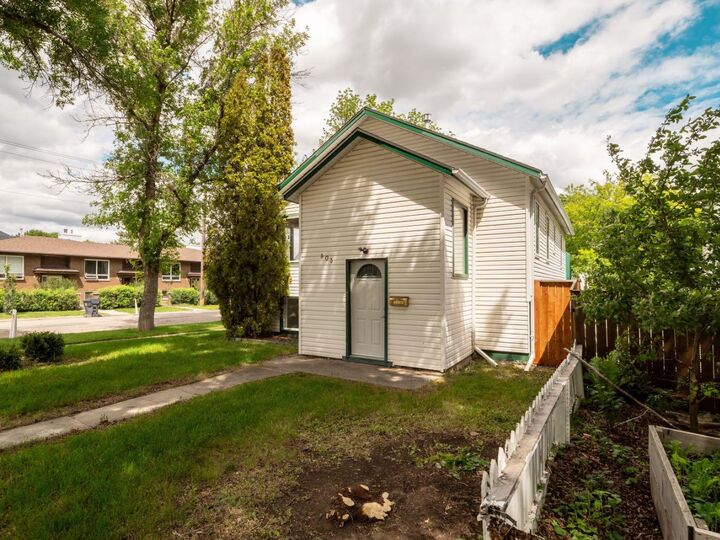 Property Photo:  803 6 Street S  AB T1J 2E7 
