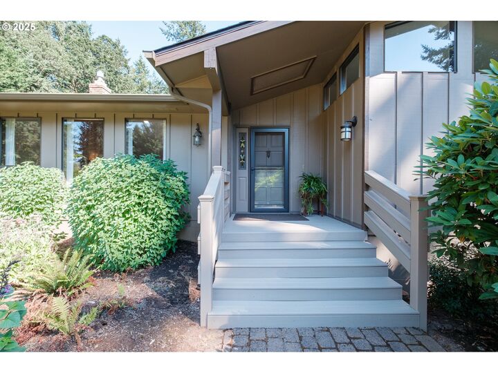 Property Photo:  2941 Inland Dr  OR 97302 