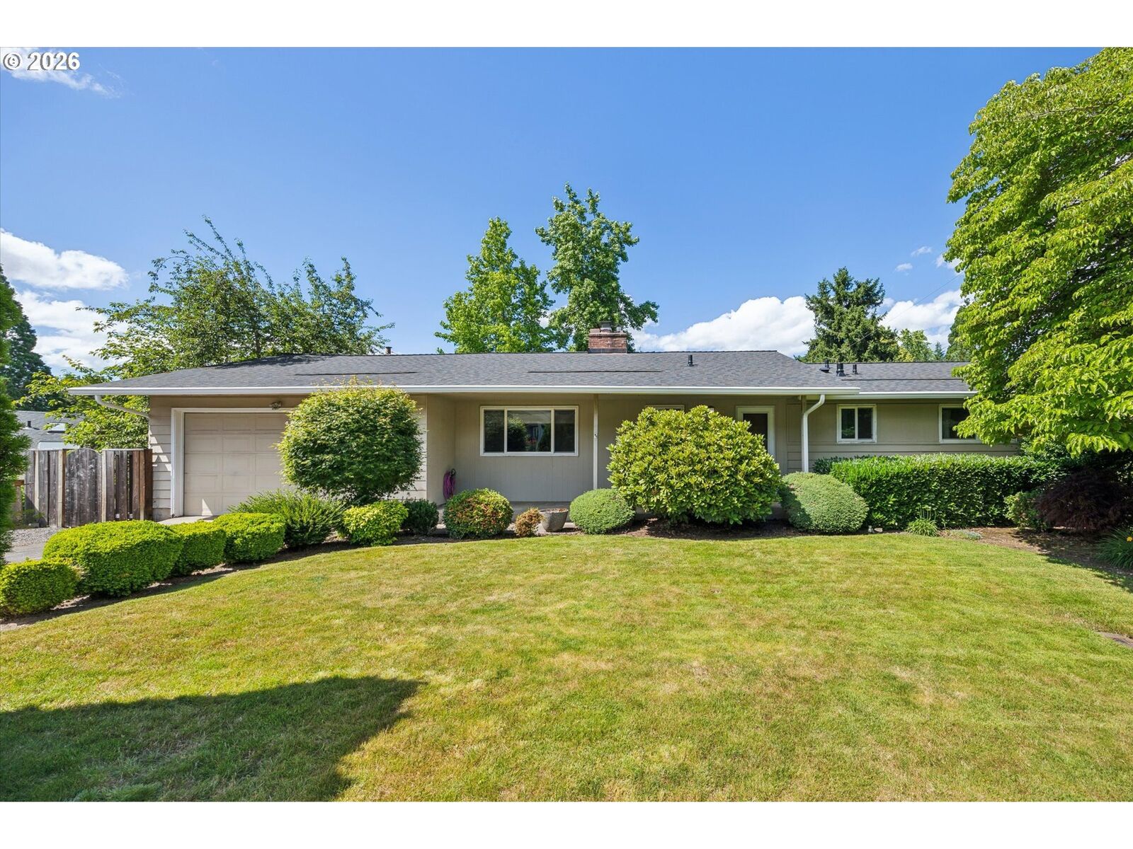 Property Photo: 9285 SW Whitford Ln OR 97223
