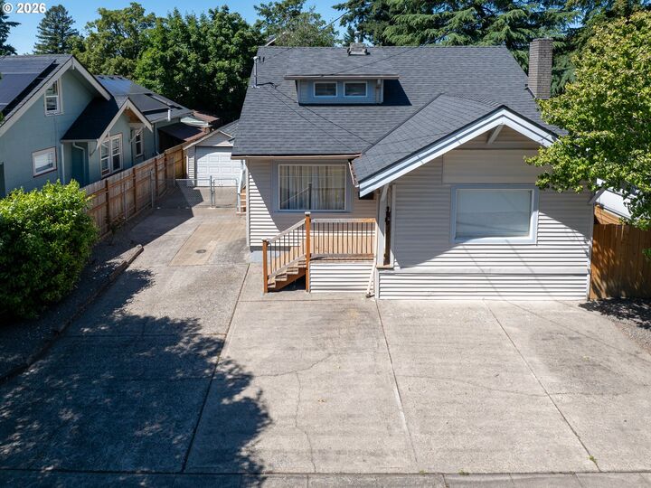 Property Photo: 6815 NE Glisan St OR 97213