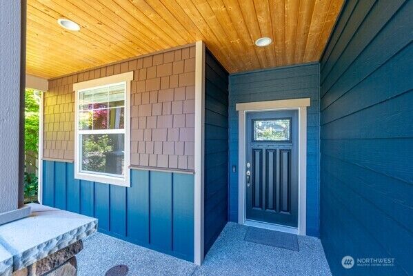 Property Photo: 1844 SW Aberdeen Court WA 98277