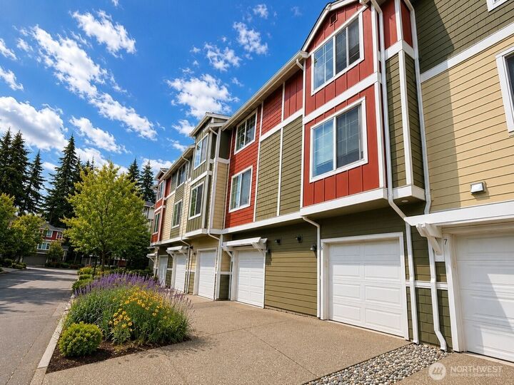 Property Photo:  13304  46th Avenue SE 6  WA 98012 