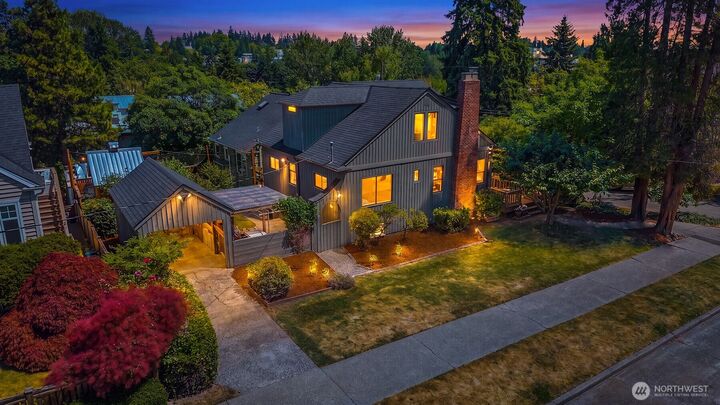 Property Photo: 3802 NE 52nd Street WA 98105