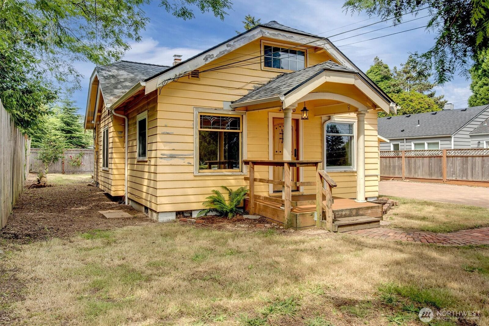 Property Photo:  1918 N 115th Street  WA 98133 
