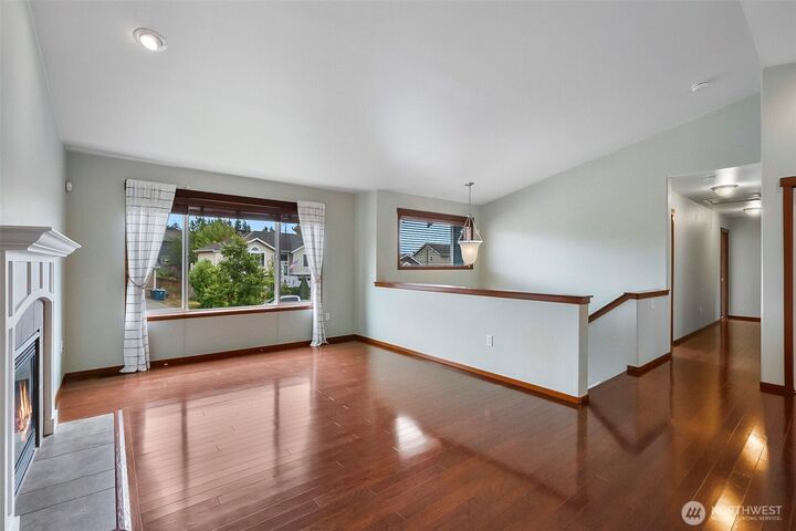 Property Photo:  1026  Alger Place  WA 98290 