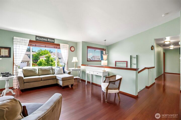 Property Photo: 1026 Alger Place WA 98290