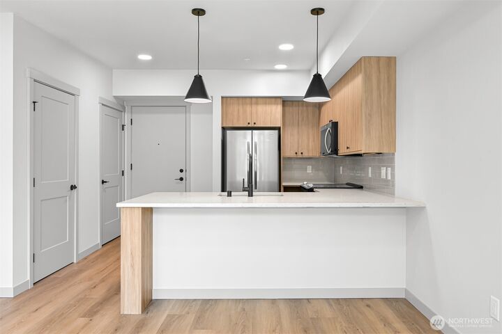 Property Photo:  820 N State Street 606  WA 98225 