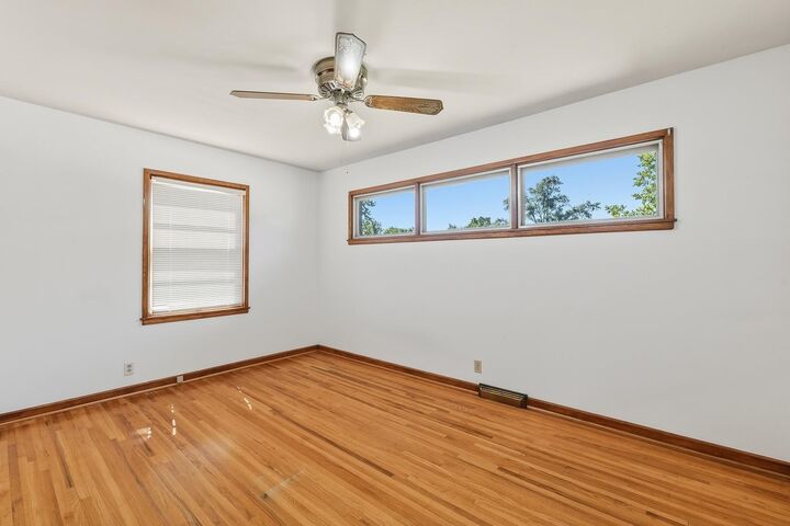 Property Photo:  1232 E El Monte St  KS 67216 