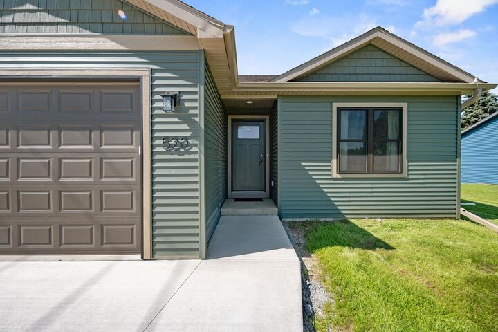 Property Photo:  520 Village Lane  WI 54971 