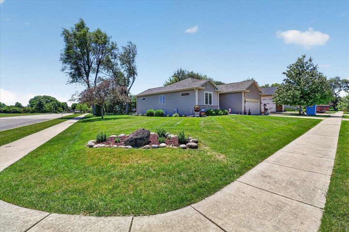 Property Photo:  1502 N Tamarack Street 18  WI 53115 