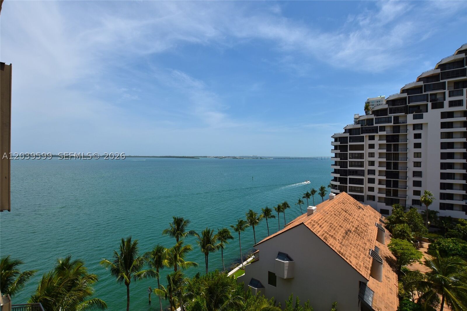 Property Photo:  540 Brickell Key Dr 1025  FL 33131 