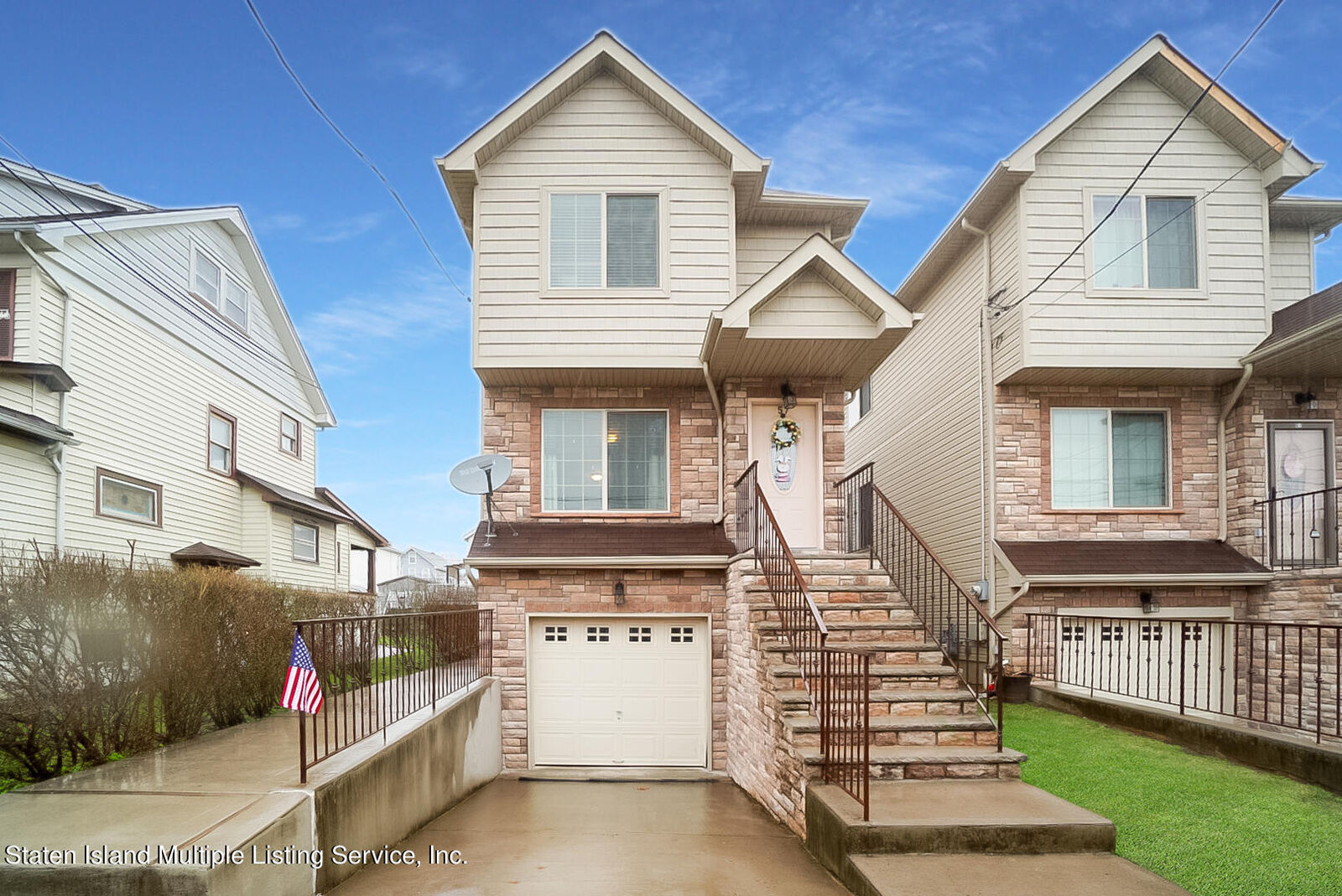 Property Photo:  57 Alberta Avenue  NY 10314 