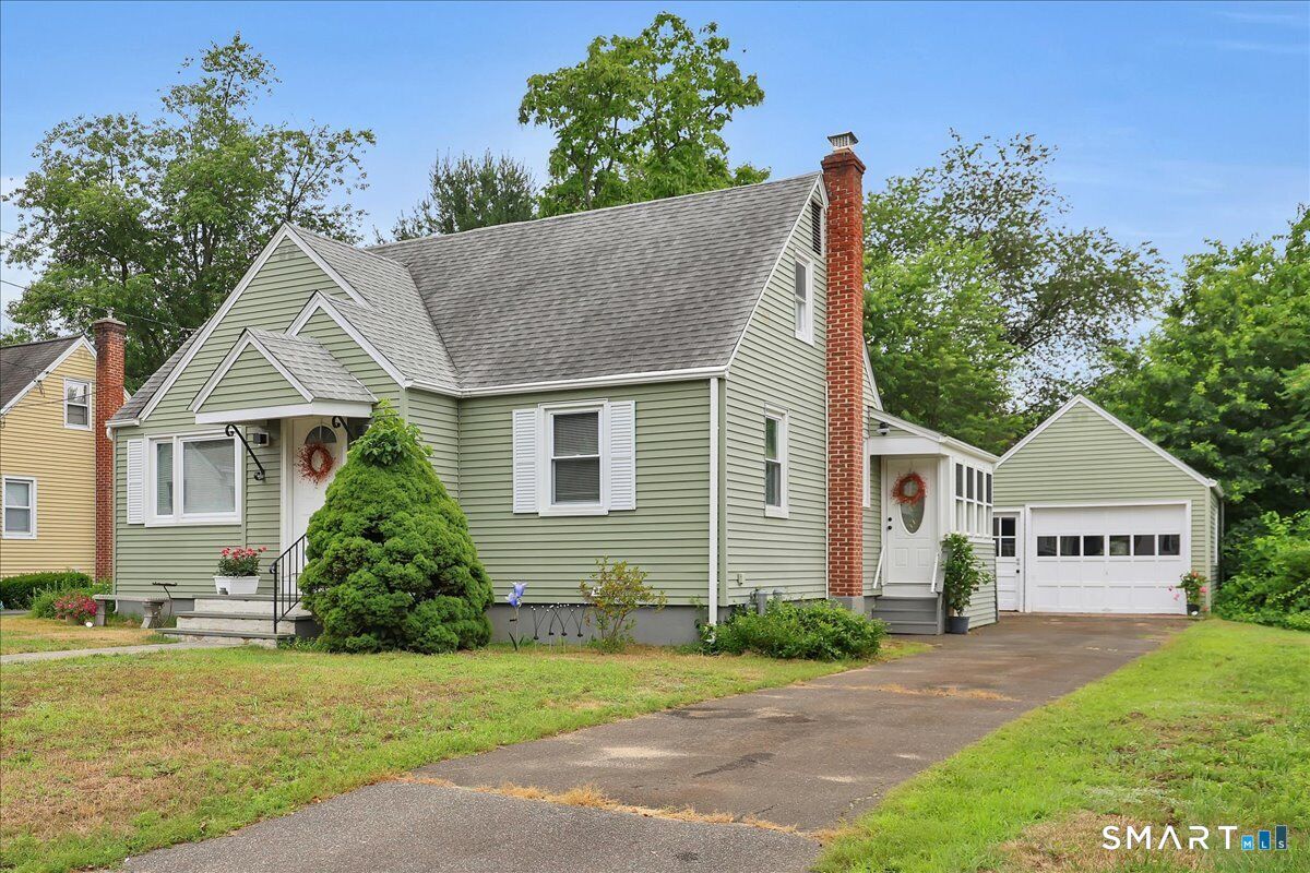 Property Photo:  299 Goodwin Street  CT 06108 