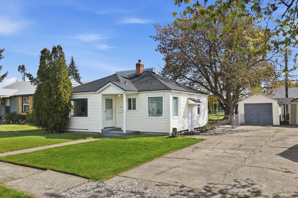 Property Photo: 6116 N Lincoln St WA 99205