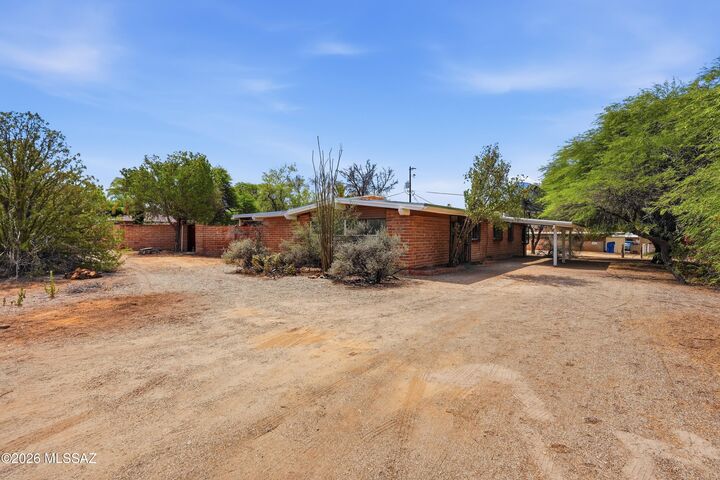 Property Photo: 5340 E Burns Street AZ 85711