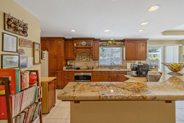 Property Photo: 1647 S Bluegrass Court CA 93277