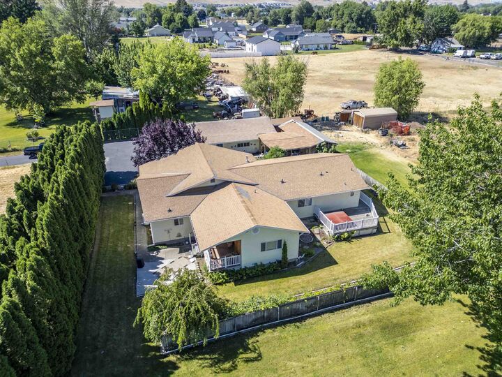 Property Photo: 340 S Nunn Road WA 99350